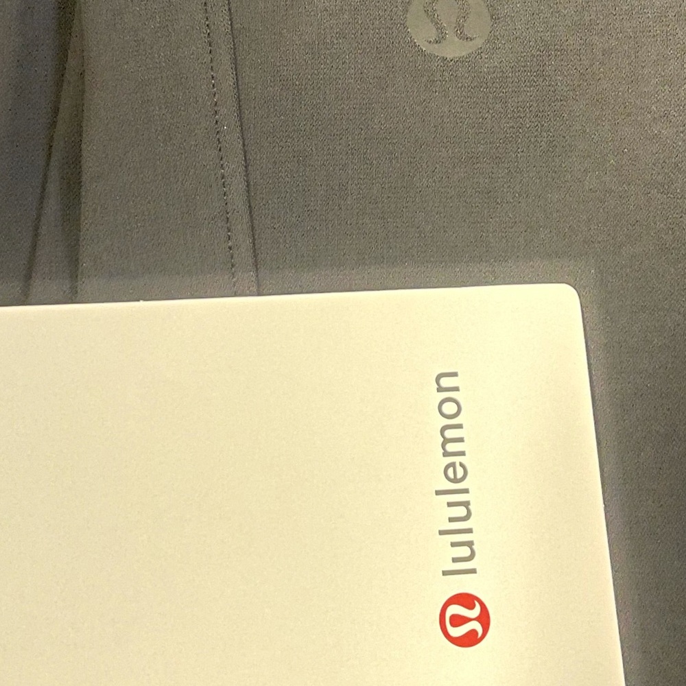 NWT LULULEMON JOGGER  On the Fly Jogger 28"  DARK CHROME Grey WOVEN Travel 8 - Picture 4 of 4